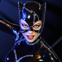 Load image into Gallery viewer, Batman Returns Catwoman Maquette