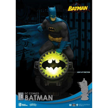 Load image into Gallery viewer, DC Comics Staging Your Dreams D-Stage DS-034 Batman with Light Up Bat-Signal Statue
