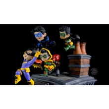 Load image into Gallery viewer, Gotham Rooftop Q-Master Diorama Figure

