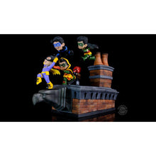 Load image into Gallery viewer, Gotham Rooftop Q-Master Diorama Figure
