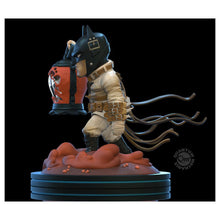 Load image into Gallery viewer, Batman: Last Knight on Earth Q-Fig Elite Batman Figure

