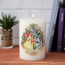 Load image into Gallery viewer, Harry Potter 6&quot; Hogwarts Sculpted Insignia Candle
